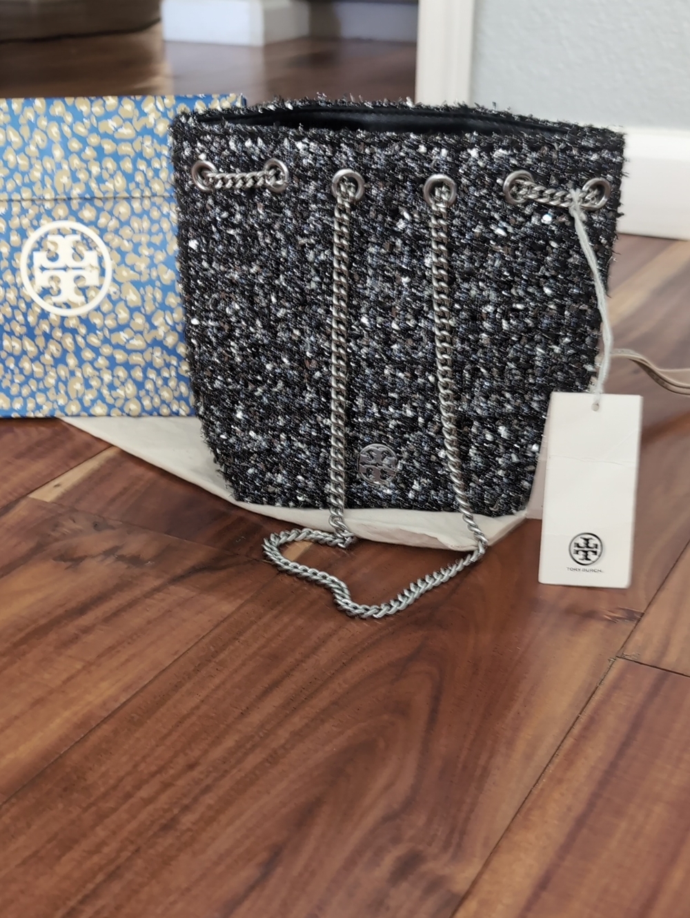 Tory Burch Willa Metallic Tweed Small Draw String Bag + Dust & Gift Bag Nwt ❤️